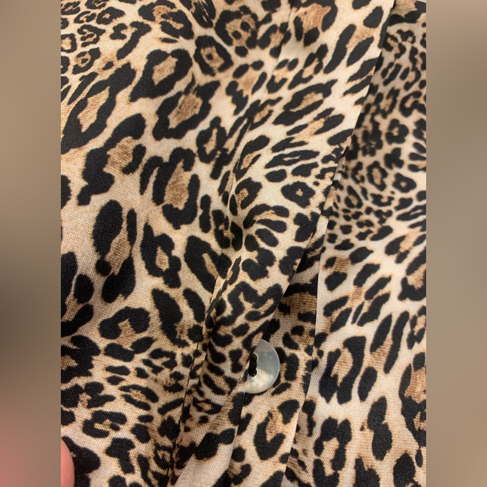 Tahari Leopard Animal Print Shirt Draped Sleeveless Blouse Women’s Size Medium. - Picture 8 of 11